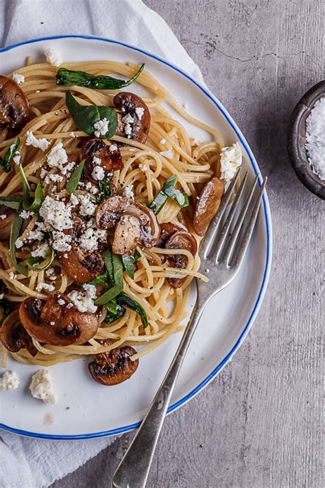 garlic-butter-mushroom-and-spinach-spaghetti image