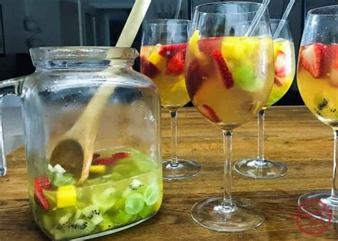 quick-and-easy-tropical-white-sangria-comfortable image