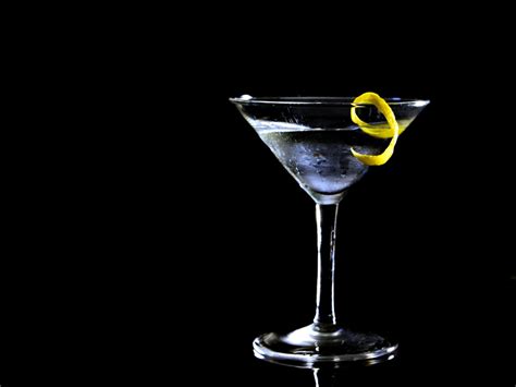 how-to-make-a-smoky-martini-mens-journal image