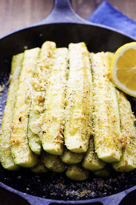 roasted-parmesan-garlic-zucchini-spears-the image