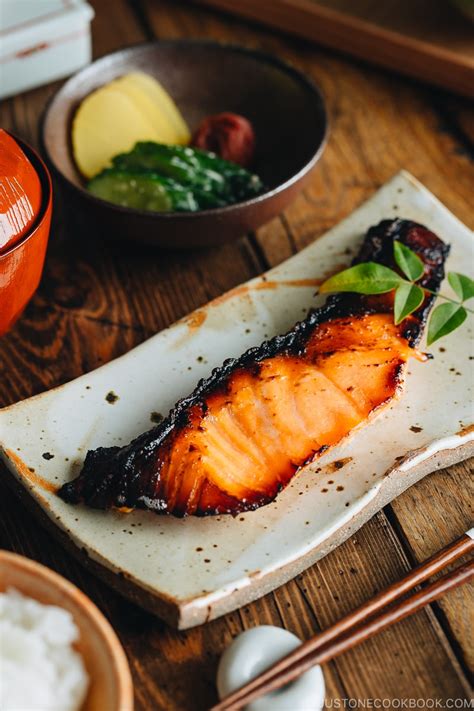 salmon-kasuzuke-鮭の粕漬け-just-one-cookbook image