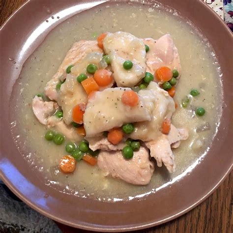 15-slow-cooker-chicken-dinners-under-300-calories image