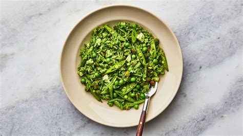 crispy-green-rice-pilaf-recipe-bon-apptit image
