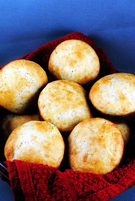 quick-rising-dinner-rolls-scoop-and-bake image