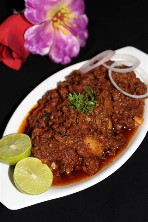 mutton-keema-recipe-or-keema-curry-yummy-indian image