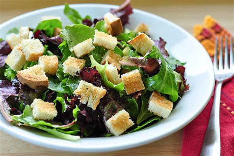 how-to-make-quick-salad-croutons-in-the-toaster image