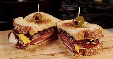 best-southern-fried-bologna-sandwich-recipe-diy-joy image