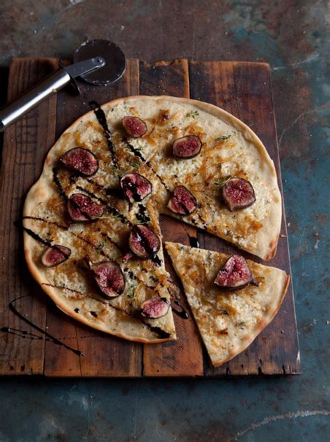 pizza-bianco-with-caramelised-onion-blue-cheese-figs image