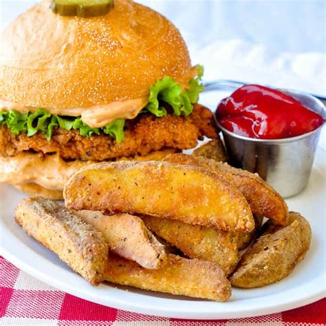copycat-big-mary-chicken-sandwich-and-taters-rock image