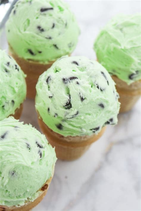 mint-chocolate-chip-cupcakes-in-cones-what image