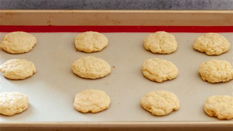 easy-lemon-cream-cheese-cookie-recipe-mashedcom image