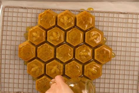 almond-honeycomb-cake-manuka-honey-usa image