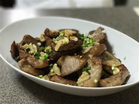 recipe-thai-crispy-fried-pork-with-garlic-moo-tod image