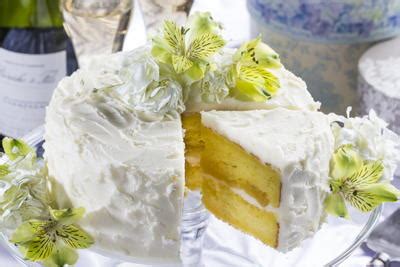 lemon-wedding-cake-mrfoodcom image