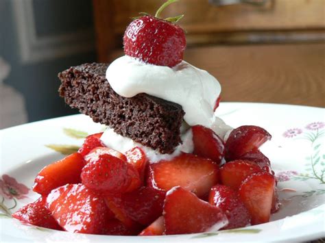 gluten-free-chocolate-strawberry-shortcake-abras image