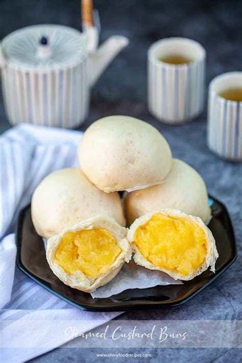 custard-bun-or-nai-wong-bao-奶皇包-oh-my-food image