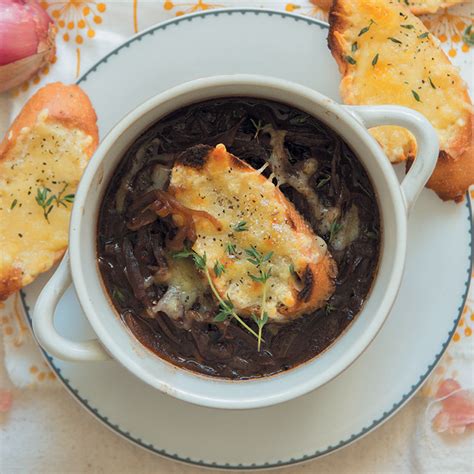 french-shallot-soup-food-home-magazine image