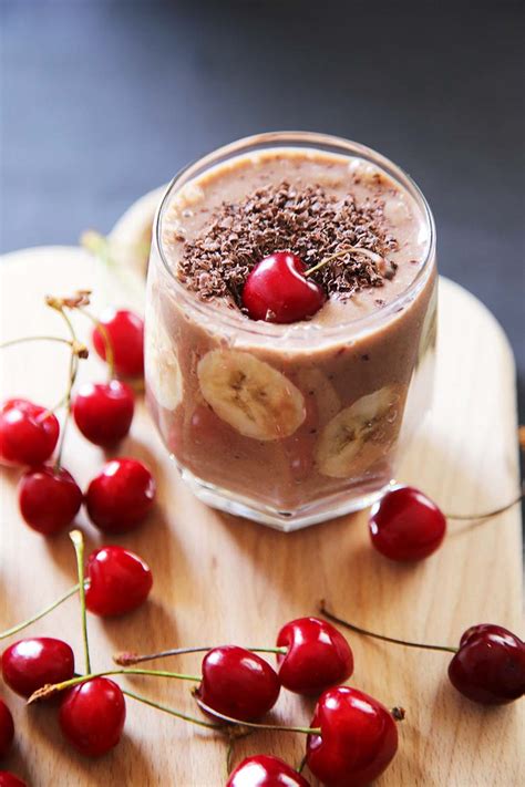 chocolate-cherry-smoothie-recipe-with-banana image