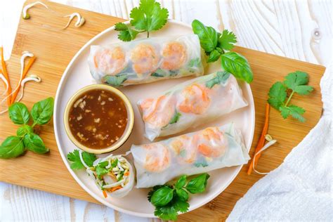thai-fresh-spring-rolls-with-vegetarian-option image
