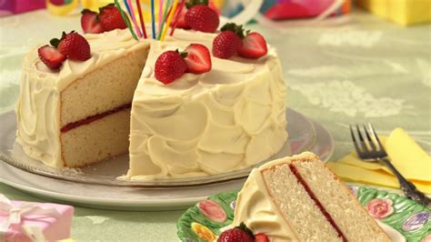 white-chocolate-buttermilk-layer-cake image
