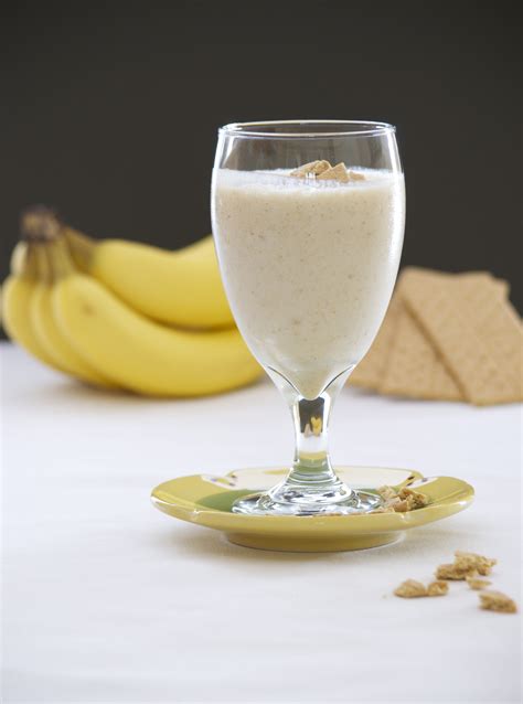 banana-cream-smoothie-pick-fresh-foods image