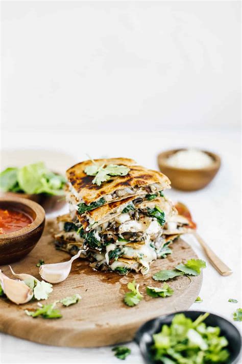 caramelized-spinach-mushroom-goat-cheese image
