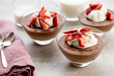 easy-chocolate-mousse-recipe-the-mom-100 image