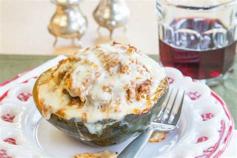 italian-stuffed-acorn-squash-with-ground-beef-and-cheese image