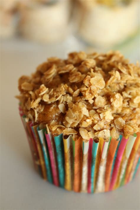healthy-whole-grain-applesauce-oatmeal-muffins-eat image