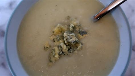 creamy-cauliflower-and-leek-soup-recipe-easy-low image