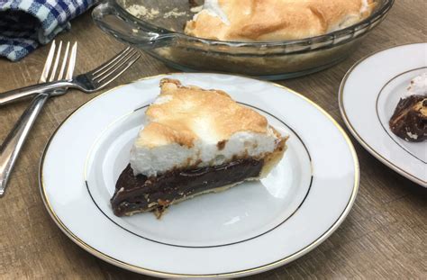 homemade-old-fashioned-chocolate-pie-recipe-back image