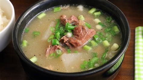 ox-bone-soup-seolleongtang-recipe-by-maangchi image