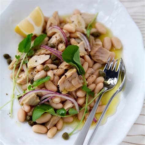 tuna-and-white-bean-salad-food-wine image