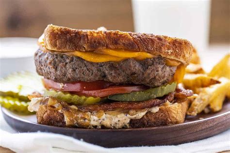 the-ultimate-bacon-cheeseburger-patty-melt-i-am image