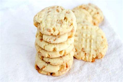 texas-almond-crunch-cookies-recipe-girl image