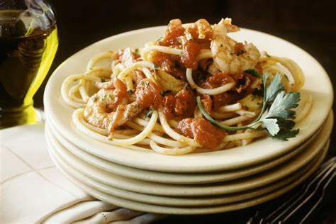 easy-slow-cooker-shrimp-in-marinara-sauce-the image
