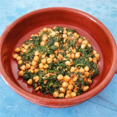delicious-garbanzos-con-espinacas-recipe-spinach image