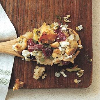 country-bread-stuffing-with-smoked-ham-goat-cheese image