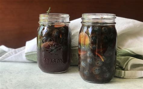 how-to-make-pickled-blueberries-easy-refrigerator image