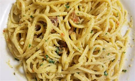 spicy-pasta-carbonara-easy-to-make-recipe-eat-the-heat image