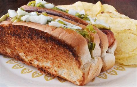 in-praise-of-the-new-england-hot-dog-bun-yankee image