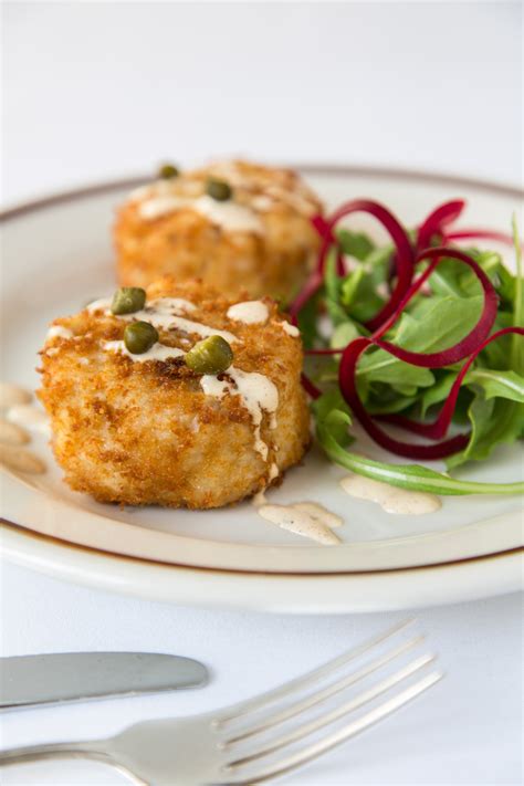 recipe-of-the-weekcreole-crab-cakes-arnauds image