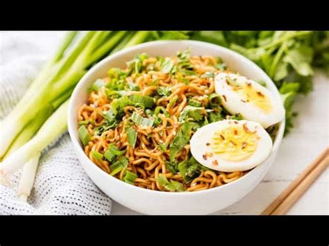 15-minute-sriracha-ramen-noodles-the-stay-at-home image