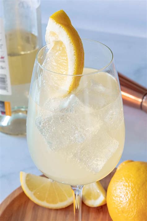 lemonade-spritzer-recipe-a-couple-of-sips image