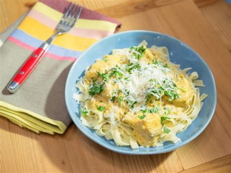 slow-cooker-golden-chicken-pasta-recipe-food image