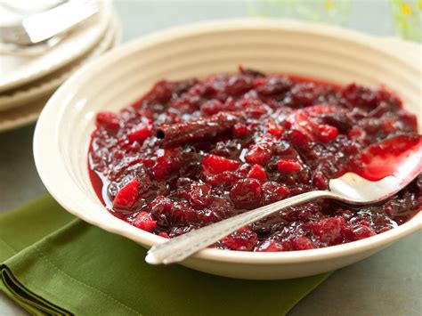 recipe-cranberry-sauce-with-clementines-and-cinnamon image