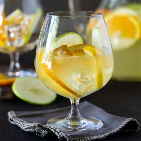 10-best-spiked-lemonade-drinks-for-summer-taste-of image