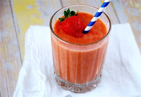 tropical-strawberry-smoothie-recipe-2-points image