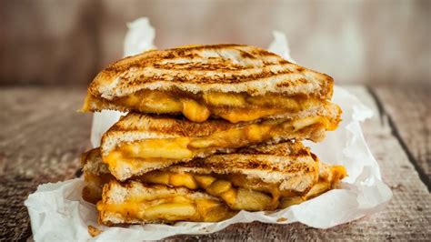 sharp-cheddar-and-apple-grilled-cheese-wide-open image