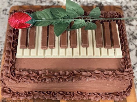 piano-layer-cake-hugs-and-cookies-xoxo image